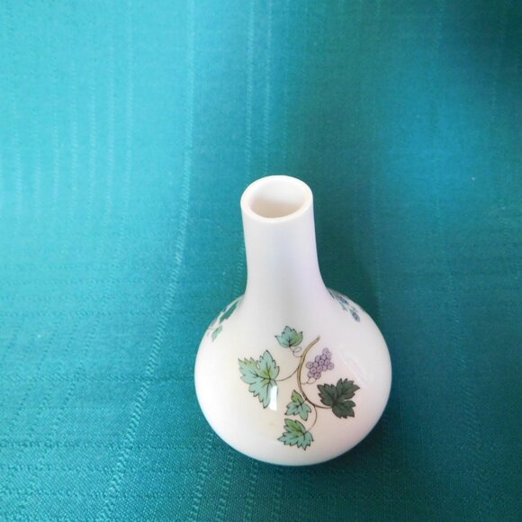 Spode 19 blue floral mini bud vase mint condition - Picture 4 of 6